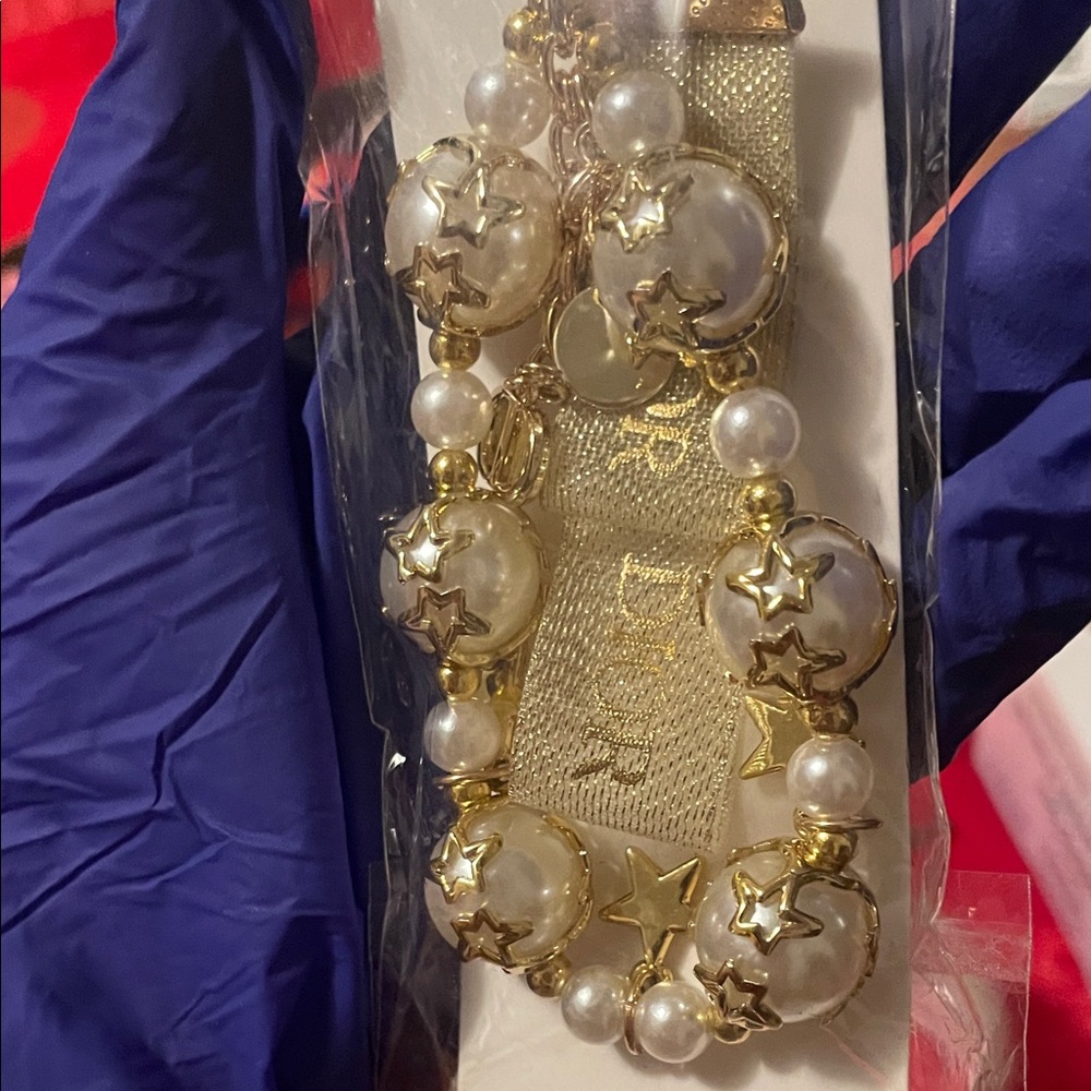 Dior Gold and Pearl Star Charm Keychain Card Holder - Picture 4 of 10